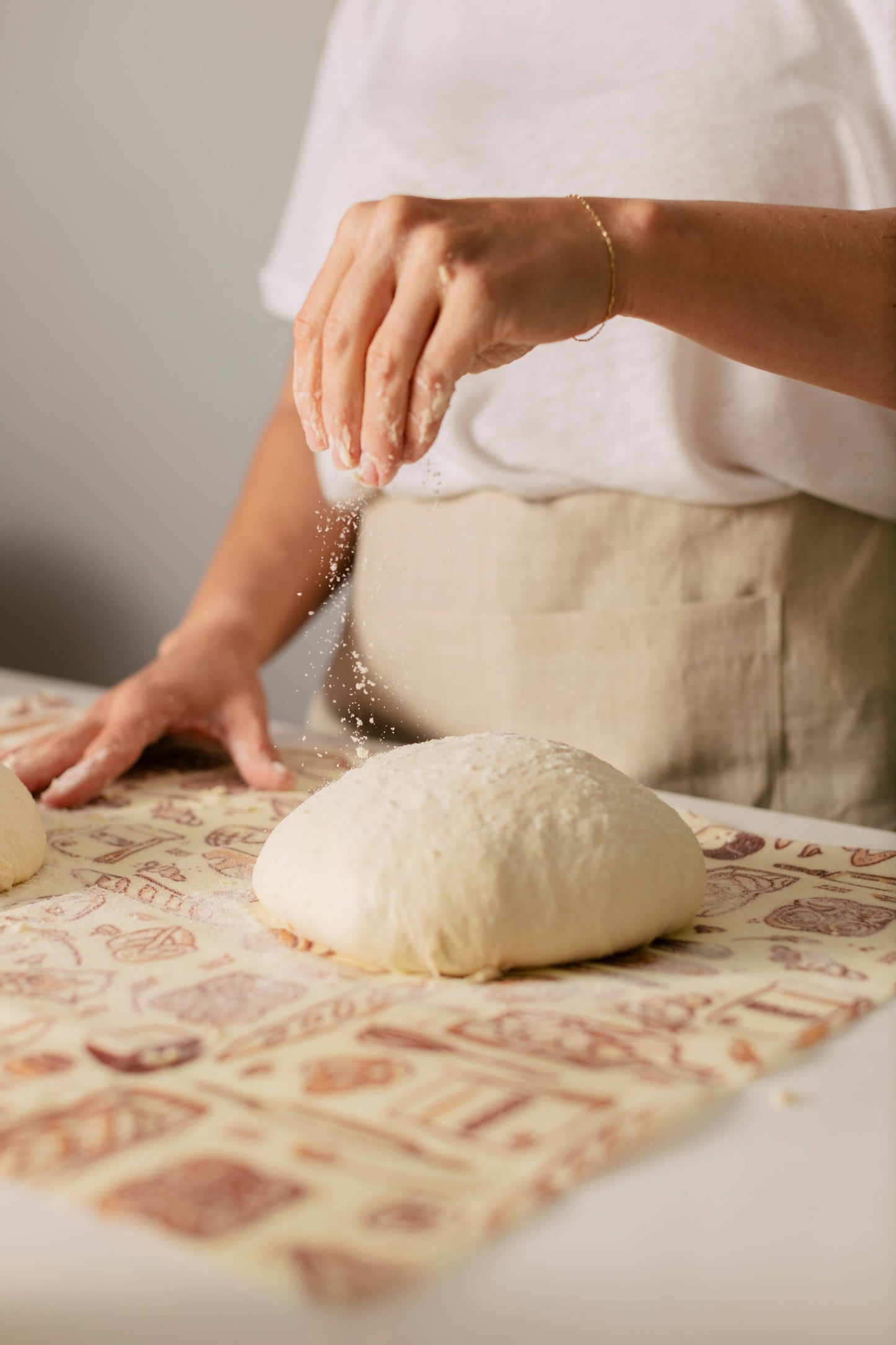 Bees Wrap Reusable Beeswax Food Wrap Roll - Bakery Lane