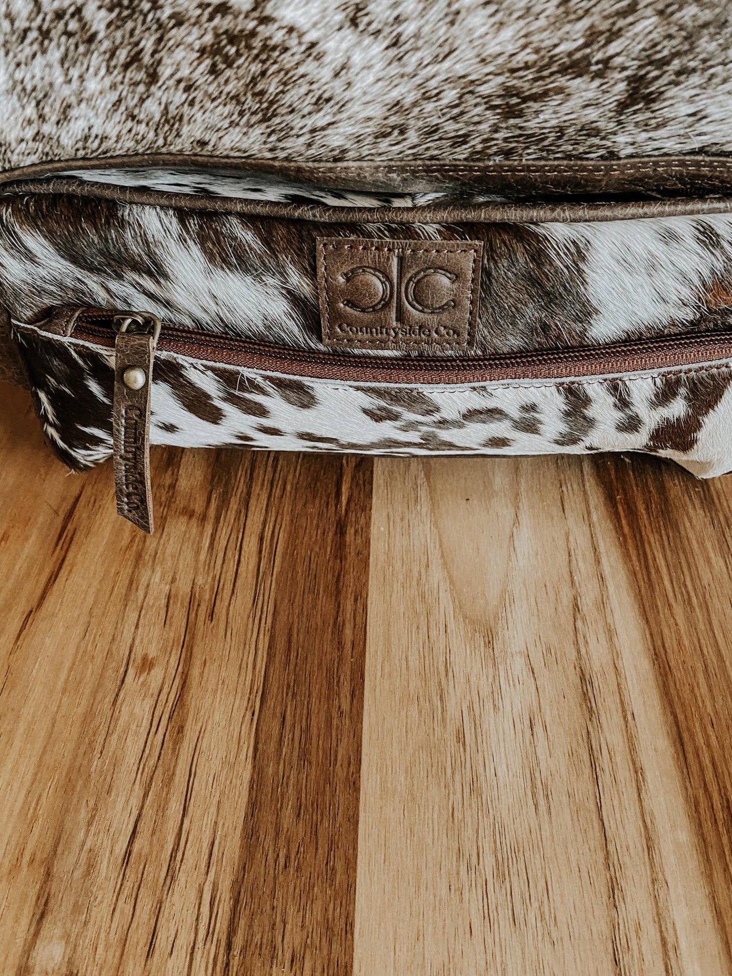 Cowhide Toiletry Bag for Men and Women