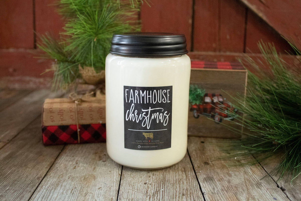 26 oz Farmhouse Jar Christmas Candle: Farmhouse Christmas
