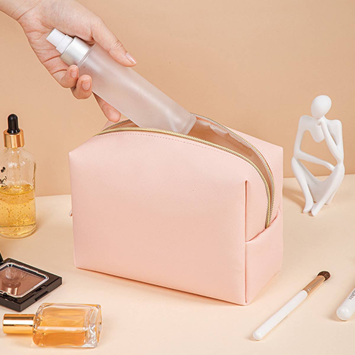 MEDIUM SOLID TRAVEL TOILETRY BAG