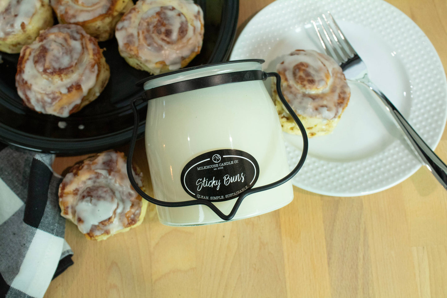16 oz Butter Jar Candle: Sticky Buns