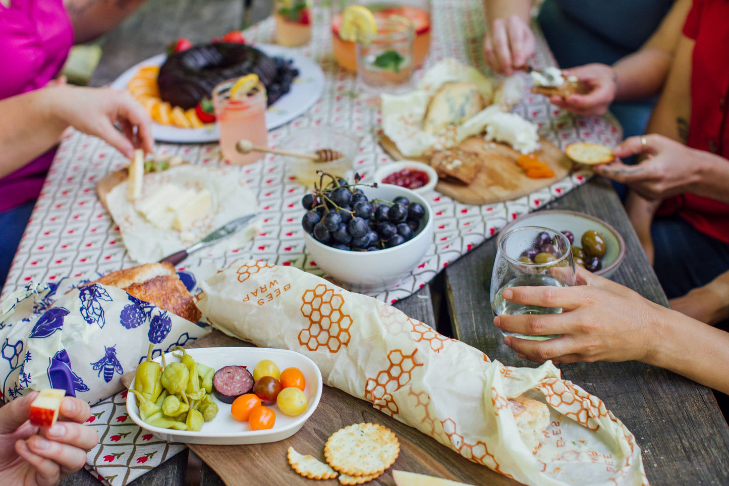 New! Bread Wrap - Bees & Bears Print